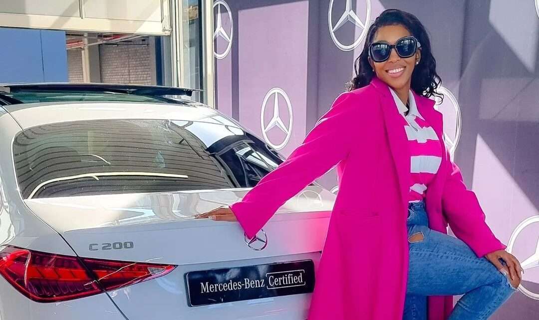 Nhlanhla Nciza Biography: Net Worth, Husband, Age, Children, Family, Twins, Songs, Boyfriend, Dresses Nhlanhla Nciza Biography: Net Worth, Husband, Age, Children, Family, Twins, Songs, Boyfriend, Dresses