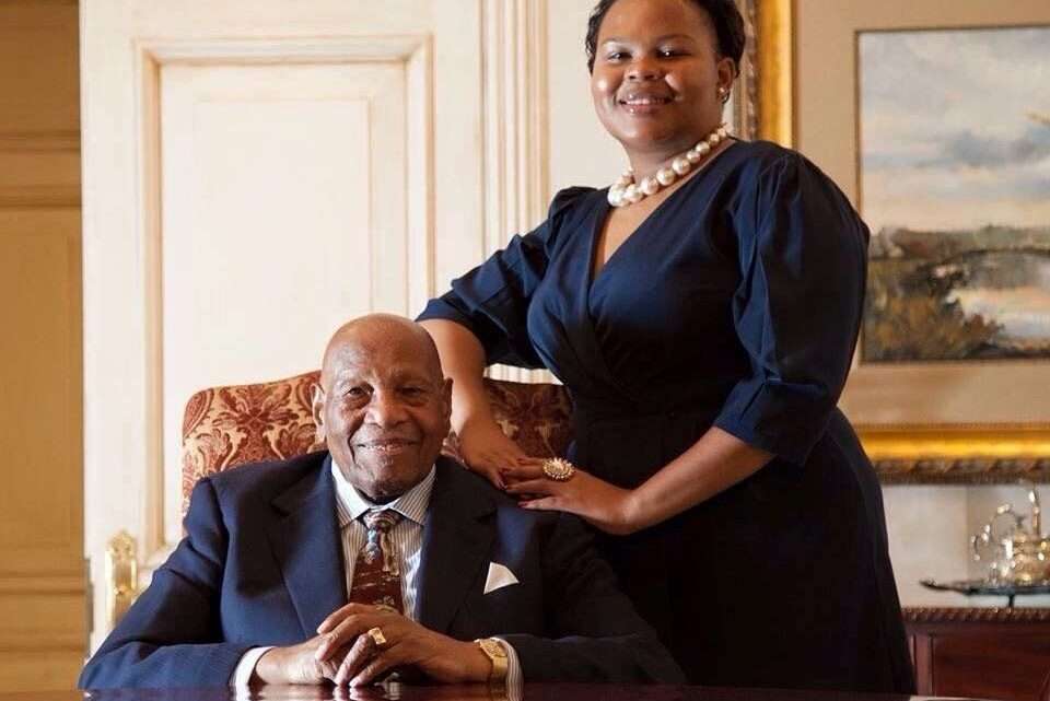 Richard Maponya Biography: House, Wife, Children, Age, Businesses, Net Worth, Companies, Story Richard Maponya Biography: House, Wife, Children, Age, Businesses, Net Worth, Companies, Story