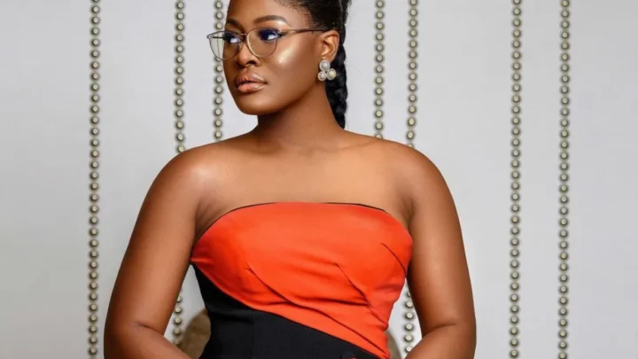 Alex Unusual Biography: Age, Net Worth, Husband, Boyfriend, Abortion, Latest News, Wikipedia