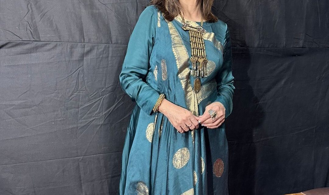 Alka Yagnik Biography: Husband, Songs, Age, Daughter, Net Worth, Awards, Height, Family, Wikipedia Alka Yagnik Biography: Husband, Songs, Age, Daughter, Net Worth, Awards, Height, Family, Wikipedia