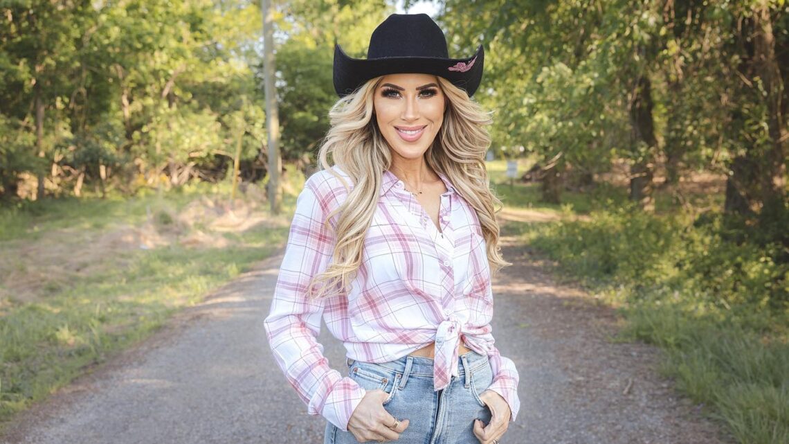 Kimberly Dawn Biography: Husband, Age, Songs, Net Worth, YouTube, Instagram, Height, Facebook