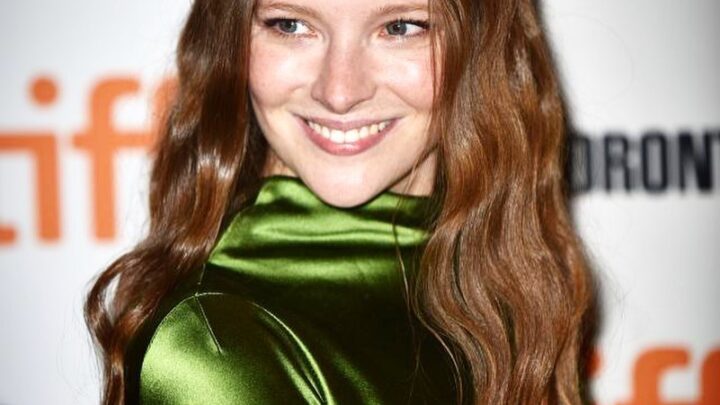 Morfydd Clark Biography: Age, Height, Net Worth, Boyfriend, Movies, Husband, TV Shows, Instagram