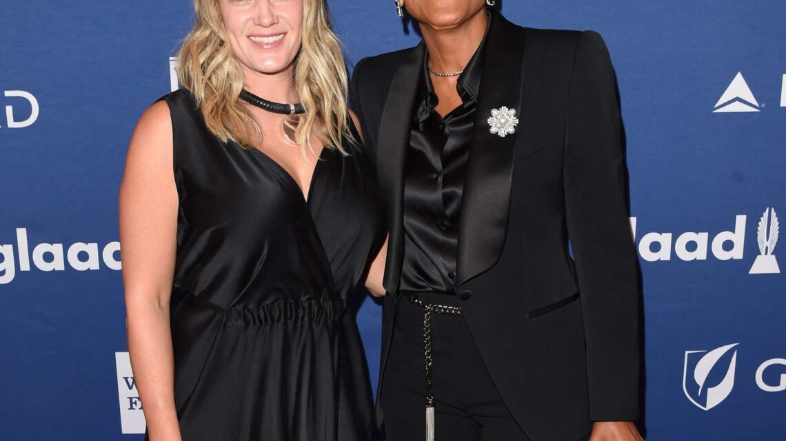 Robin Roberts Biography: Wife, Age, Husband, Net Worth, Salary, Height, Leaving GMA, Family, Partner Robin Roberts Biography: Wife, Age, Husband, Net Worth, Salary, Height, Leaving GMA, Family, Partner