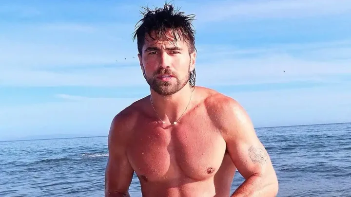 Toddy Smith Biography: Girlfriend, YouTube, Age, Net Worth, Height, Sister, Instagram