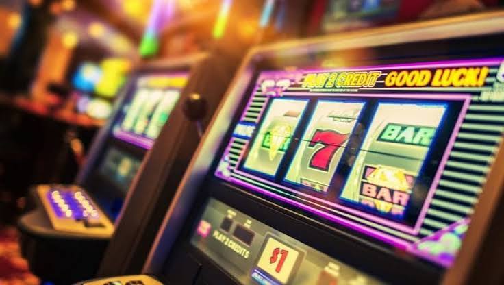 Things to consider while stepping into slot games of online casino