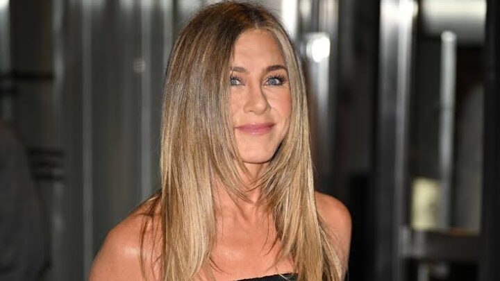 Jennifer Aniston Biography: Husband, Children, Age, Net Worth, Movies, TV Shows, Height