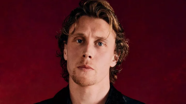 George MacKay Biography: Girlfriend, Age, Net Worth, Movies, Awards, Height, Instagram