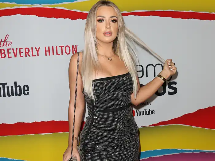 Tana Mongeau Biography: Songs, Movies, Net Worth, YouTube, Boyfriend, Age, Parents