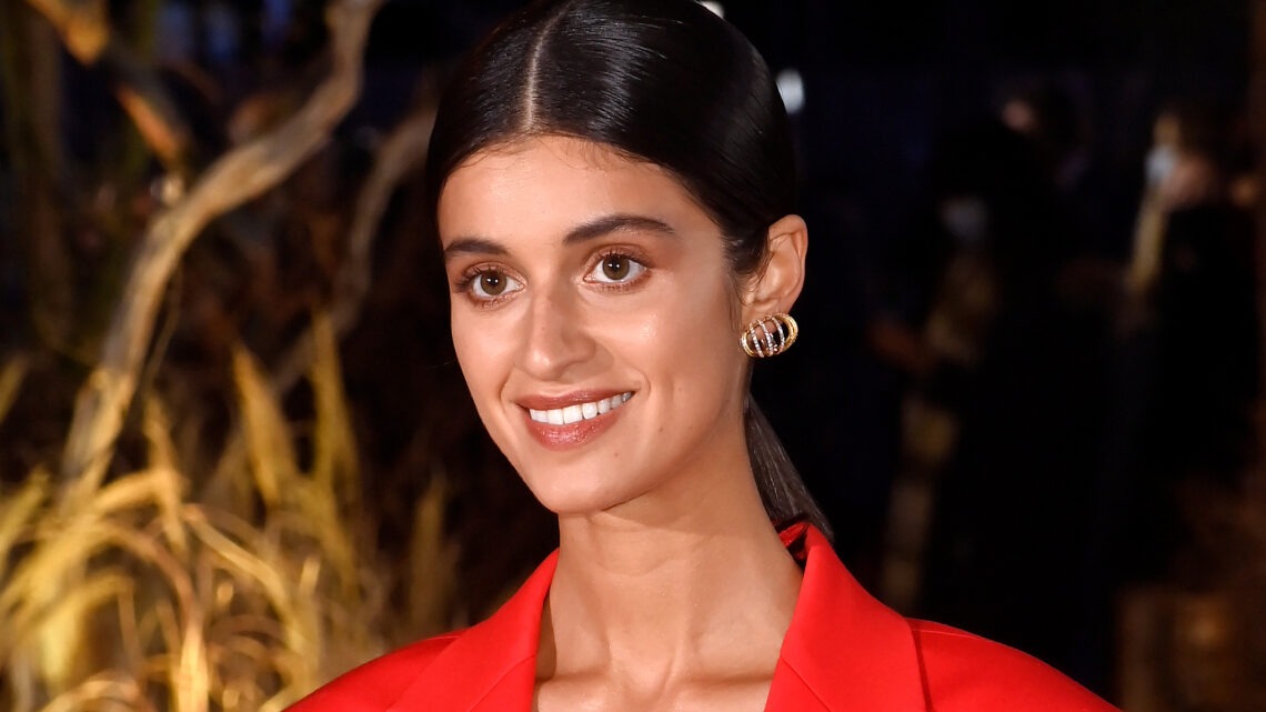 Anya Chalotra Biography: Height, Age, Net Worth, Boyfriend, Parents, Instagram, Movies, TV Shows Anya Chalotra Biography: Height, Age, Net Worth, Boyfriend, Parents, Instagram, Movies, TV Shows