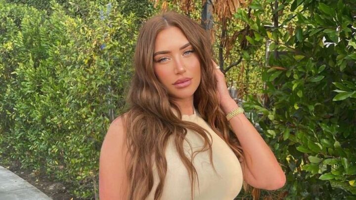 Anastasia Karanikolaou Biography: Boyfriend, Age, Height, Net Worth, YouTube, Siblings