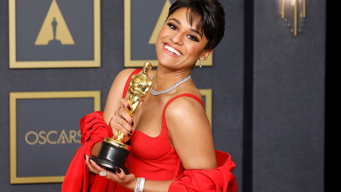 Ariana DeBose Biography: Instagram, Age, Movies, Songs, Net Worth, Pictures, LGBTQ, Wiki Ariana DeBose Biography: Instagram, Age, Movies, Songs, Net Worth, Pictures, LGBTQ, Wiki