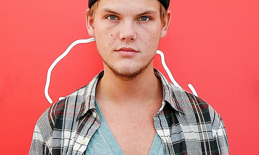 Avicii Biography: Age, Cause Of Death, Net Worth, Songs, Girlfriend, Parents, Brother Avicii Biography: Age, Cause Of Death, Net Worth, Songs, Girlfriend, Parents, Brother