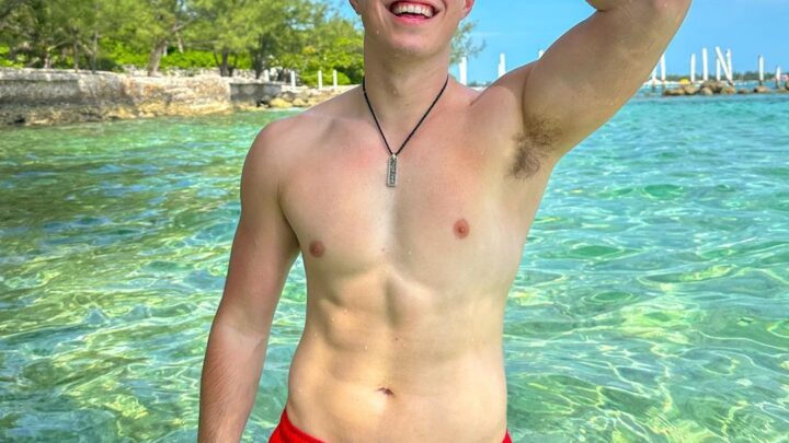 Jeremy Hutchins Biography: Age, Girlfriend, Net Worth, Height, Sister, YouTube, TikTok, Phone Number