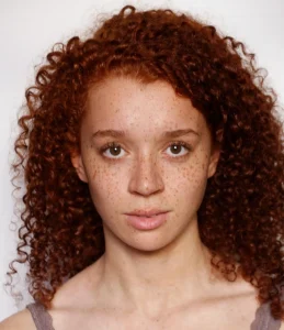 Erin Kellyman Biography: Age, Instagram, Height, Net Worth, Partner, Movies, LGBTQ+, Parents
