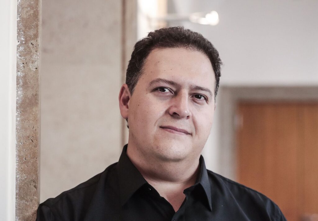 Pablo Escobar's son Sebastián Marroquín Biography Net Worth, Wife, Age