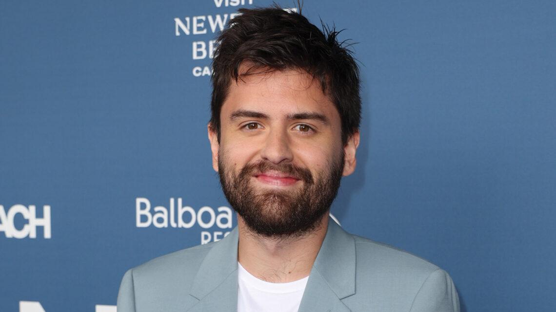Cooper Raiff Biography: Movies, Age, Net worth, Instagram, Girlfriend, Wikipedia, Wife, Nationality Cooper Raiff Biography: Movies, Age, Net worth, Instagram, Girlfriend, Wikipedia, Wife, Nationality