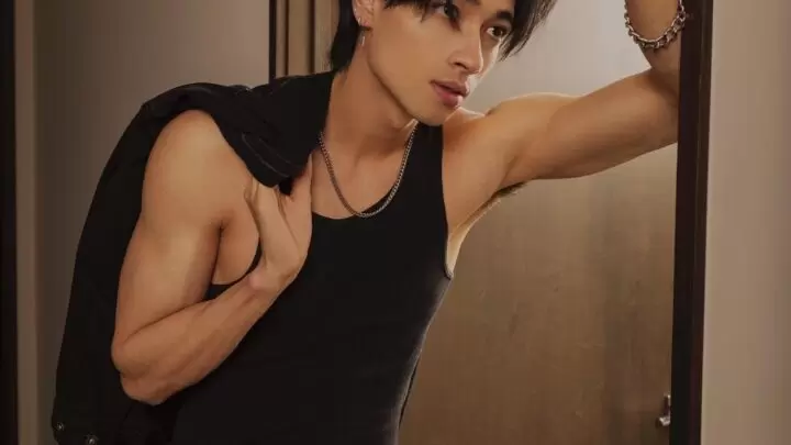 Sebastian Moy Biography: Age, Girlfriend, Brothers, Net Worth, Family, Instagram, Songs, Nationality