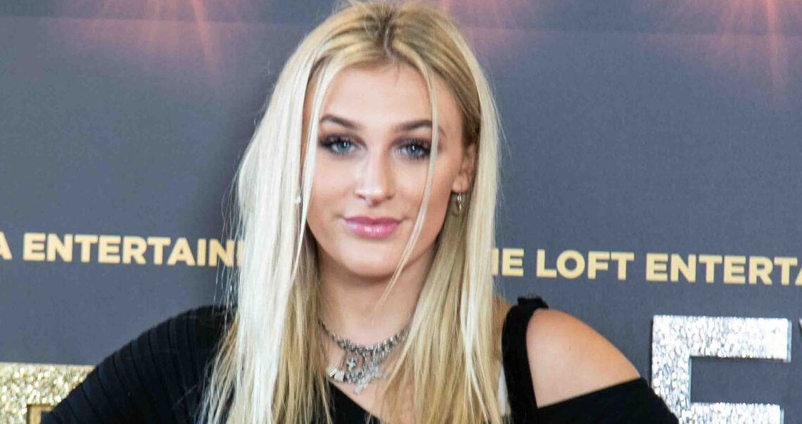 Madi Monroe Biography: Net Worth, Husband, Age, YouTube, TikTok, Parents, Instagram Madi Monroe Biography: Net Worth, Husband, Age, YouTube, TikTok, Parents, Instagram