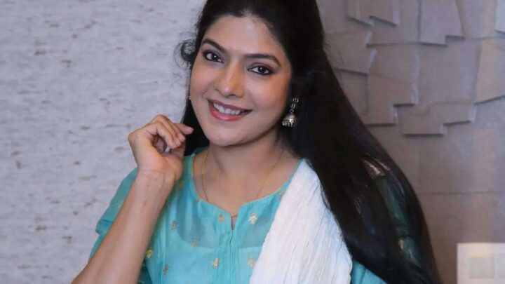 Vasuki Anand Biography: Husband, Age, Net Worth, Children, Wikipedia, Photos, Movies