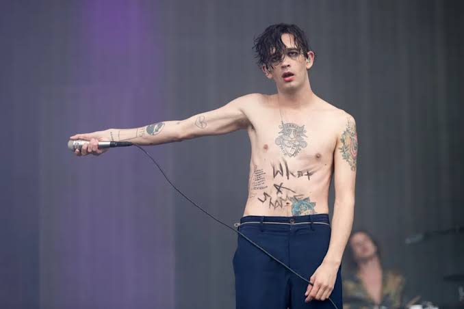 Matty Healy Biography: Age, Net Worth, Songs, Wikipedia, Girlfriend, Instagram, Pictures