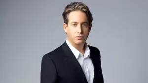 Charlie Walk Biography: Girlfriend, Height, Age, Wife, Net Worth, Instagram, Epic Records, Pictures