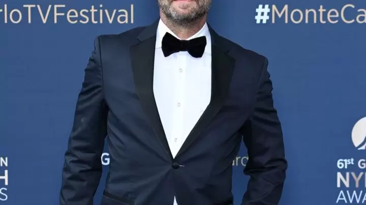 Jason Priestley Biography: Net Worth, Wife, Movies, Age, Height, TV Shows, Accident, Children