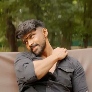 Dhruv Vikram Biography: Parents, Age, Height, Net Worth, Instagram, Relationship, Songs, Album