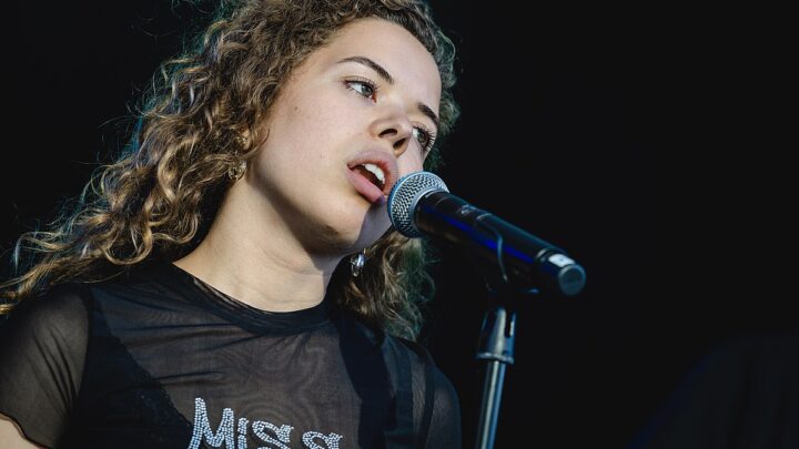 Nilüfer Yanya Biography: Boyfriend, Age, Siblings, Net Worth, Instagram, Wikipedia, Songs
