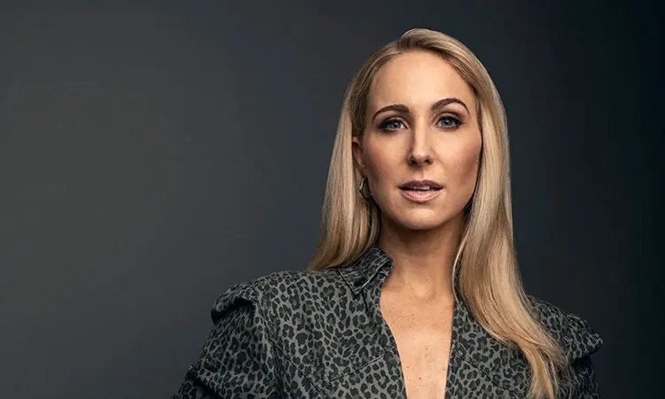 Nikki Glaser Biography: Net Worth, Age, Movies, Height, Siblings, Parents, Nationality
