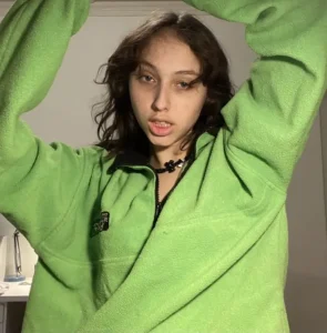 Finn Wolfhard’s girlfriend, Elsie Richter Biography: Age, Movies, Net Worth, Height, TV Shows, Awards, Boyfriend
