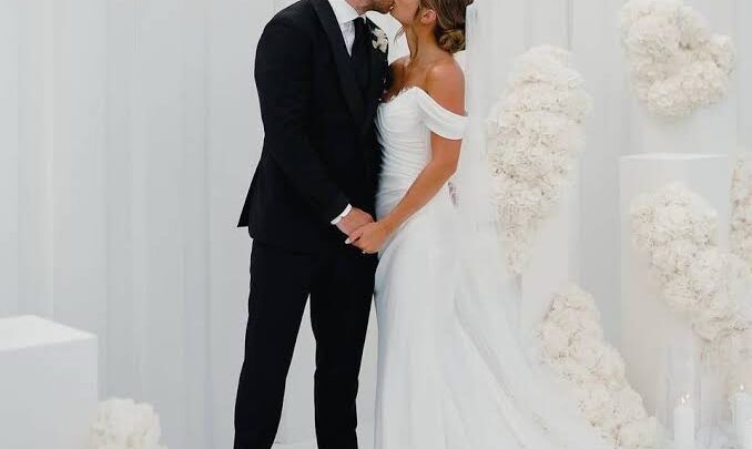 Dani Dyer Biography: Age, Movies, TV Shows, Husband, Instagram, Net Worth, Height, Children