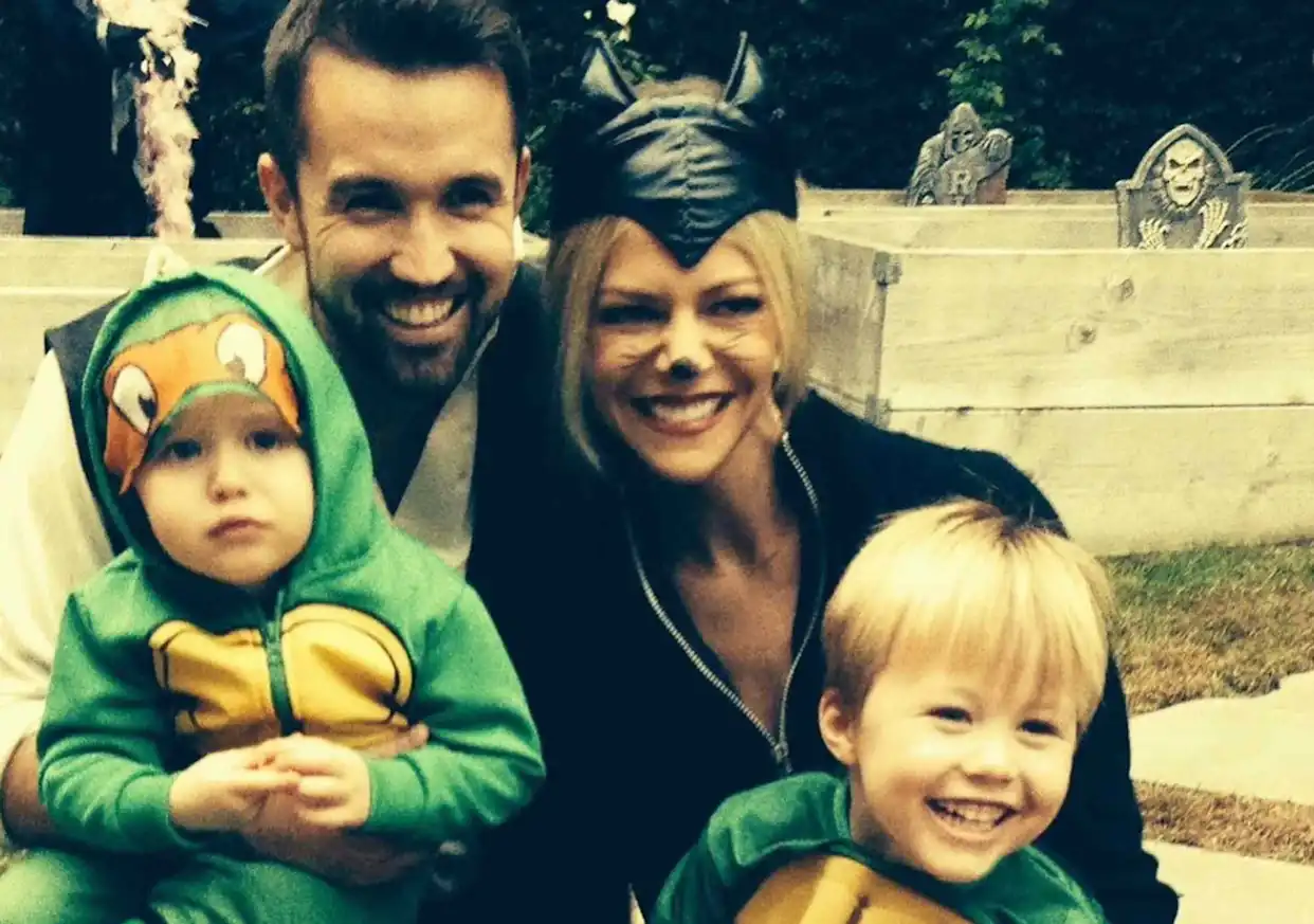Kaitlin Olson Height Age Husband Kids Siblings Net Worth Family