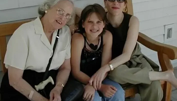 Marianne Williamson’s daughter India Emmaline Biography: Net Worth, Age, Husband, Height, Parents, Twitter