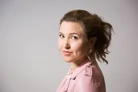 Taylor Tomlinson Biography: Net Worth, Age, Wikipedia, Siblings, Movies, Height, Nationality