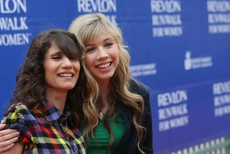 Jennette McCurdy’s mother, Debra McCurdy Biography: Spouse, Children, Age, Net Worth, Wikipedia, Death