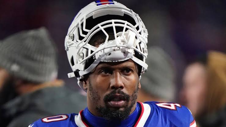 Von Miller Turns Himself In: Arrest Warrant Issued