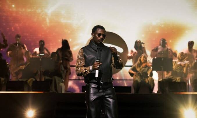 #AsakeLiveinAbuja: Asake Lights Up Abuja with Electrifying Performance (Video)