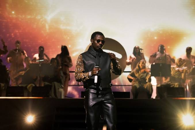 #AsakeLiveinAbuja: Asake Lights Up Abuja with Electrifying Performance (Video)