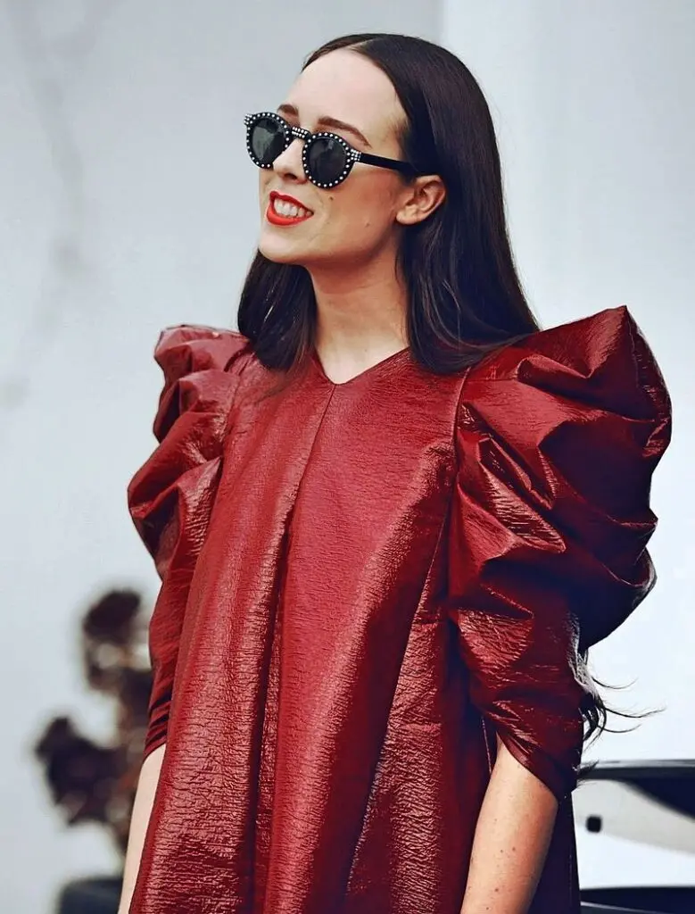 Allie X Biography: Age, Net Worth, Boyfriend, Songs, Height, Sibling, Parents