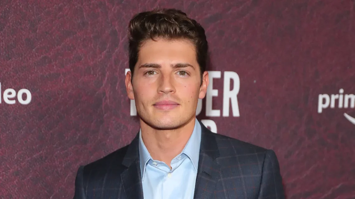 Gregg Sulkin Biography: Girlfriend, Age, Instagram, Siblings, Net Worth, Wiki, Movies, Partner