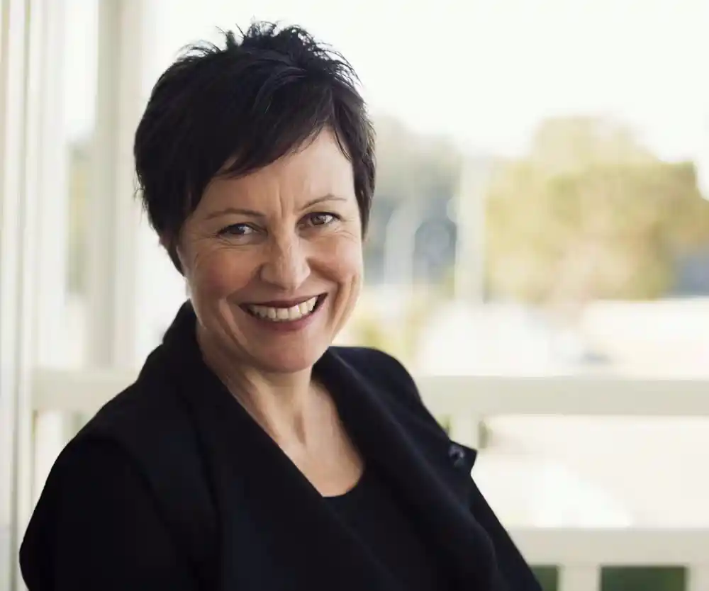 Heather Rose Lessard Heather Rose Biography: Age, Net Worth, Books, Instagram, Wikipedia ...