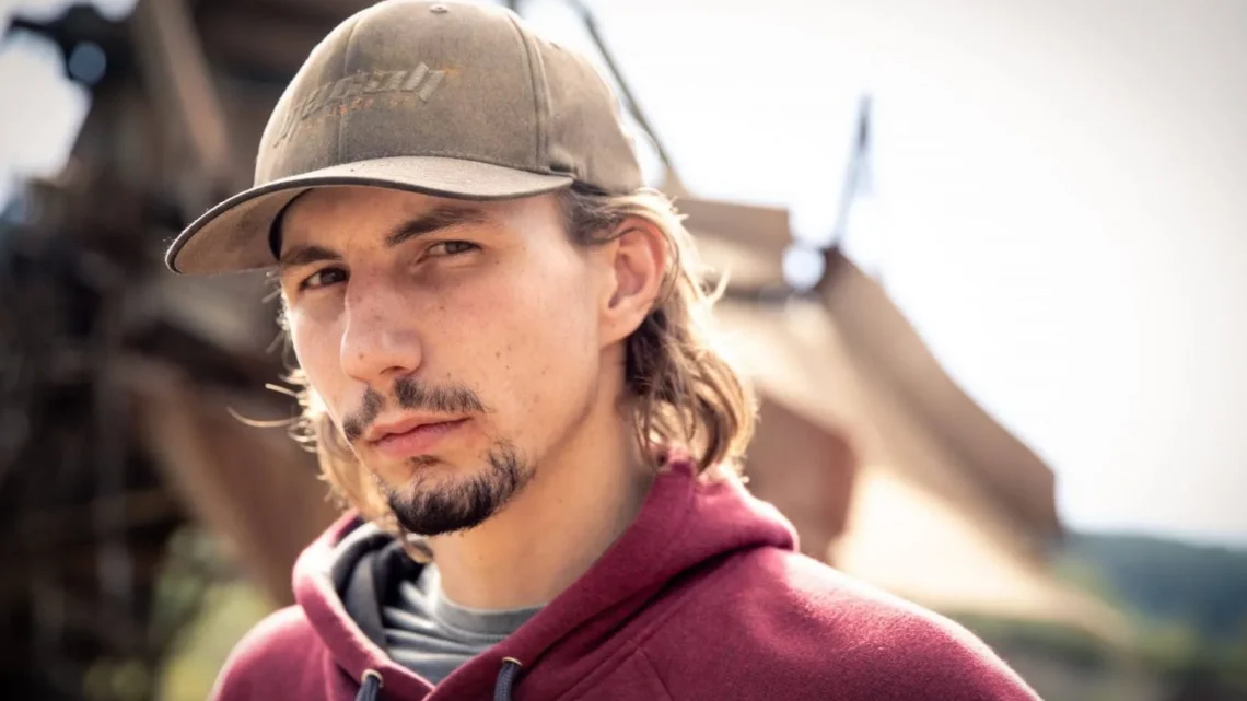 Parker Schnabel Biography: Height, Age, Net Worth, Instagram, Wife, Girlfriend, Wikipedia