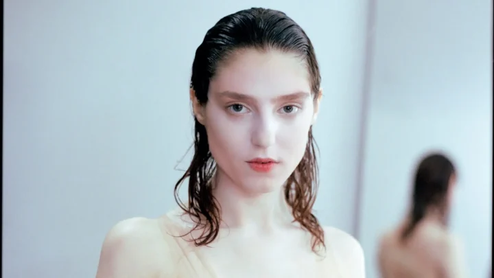 Birdy Biography: Age, Height, Partner, Net Worth, Songs, Instagram, Parents, Siblings