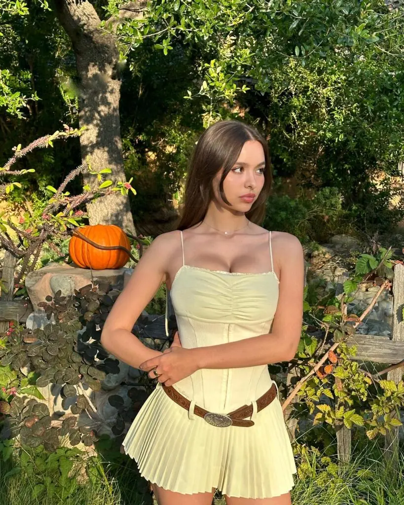 Sophie Mudd Biography: Age, Net Worth, Height, Parents, Siblings, Spouse, Instagram, Wiki