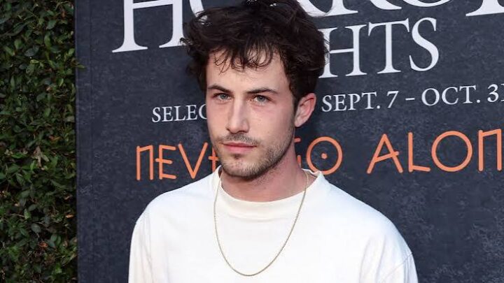 Dylan Minnette Biography: Age, Movies, Net Worth, Songs, Parents, Siblings, Spouse, Instagram, Height, Wiki