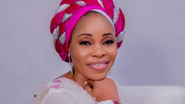 Tope Alabi Biography: Age, Songs, Husband, Net Worth, Kids, Phone Number, Albums