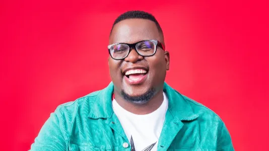 Sol Phenduka Biography: Age, Songs, Net Worth, Girlfriend, Wikipedia, Wife, Instagram, Height