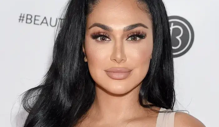Huda Kattan Biography: Height, Age, Pictures, Wiki, Net Worth, Boyfriend, Husband, Children