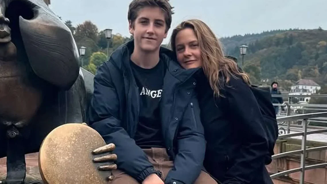 Alicia Silverstone’s son Bear Blu? Biography: Age, Parents, Net Worth, Nationality, Siblings, Height, Wikipedia