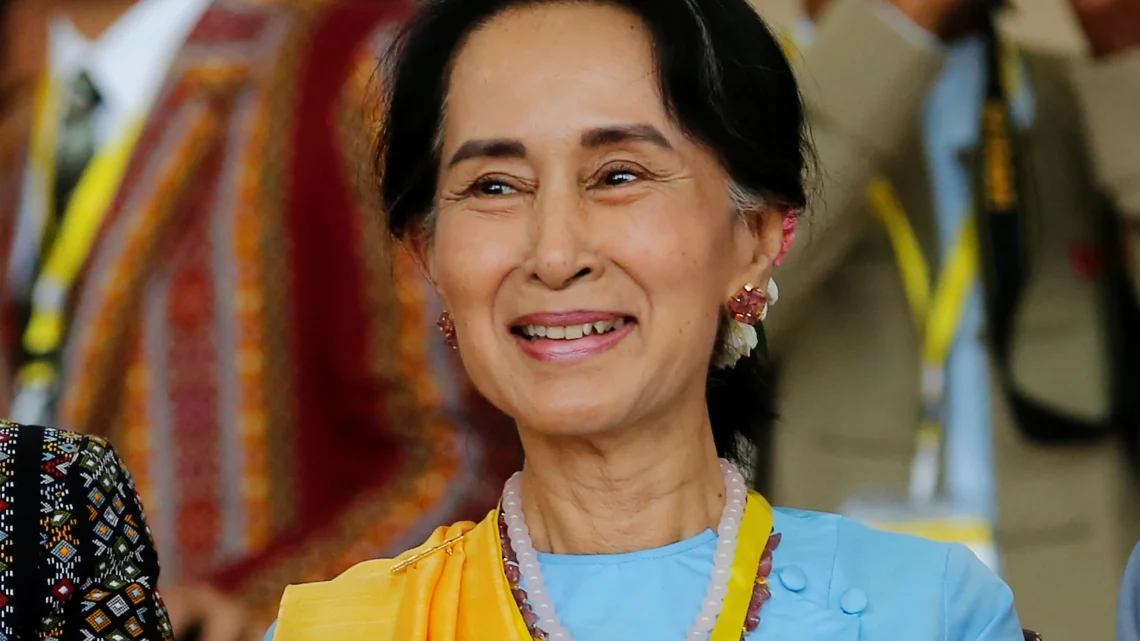 Aung San Suu Kyi Biography: Height, Age, Net Worth, Spouse, Siblings, Parents, Family, Children Aung San Suu Kyi Biography: Height, Age, Net Worth, Spouse, Siblings, Parents, Family, Children